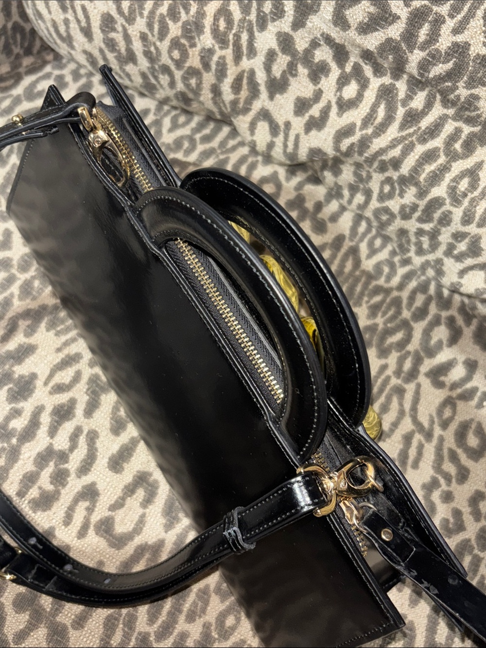 Claudia Firenze purse black leather top handle shoulder bag dramatic chain front - Picture 10 of 16